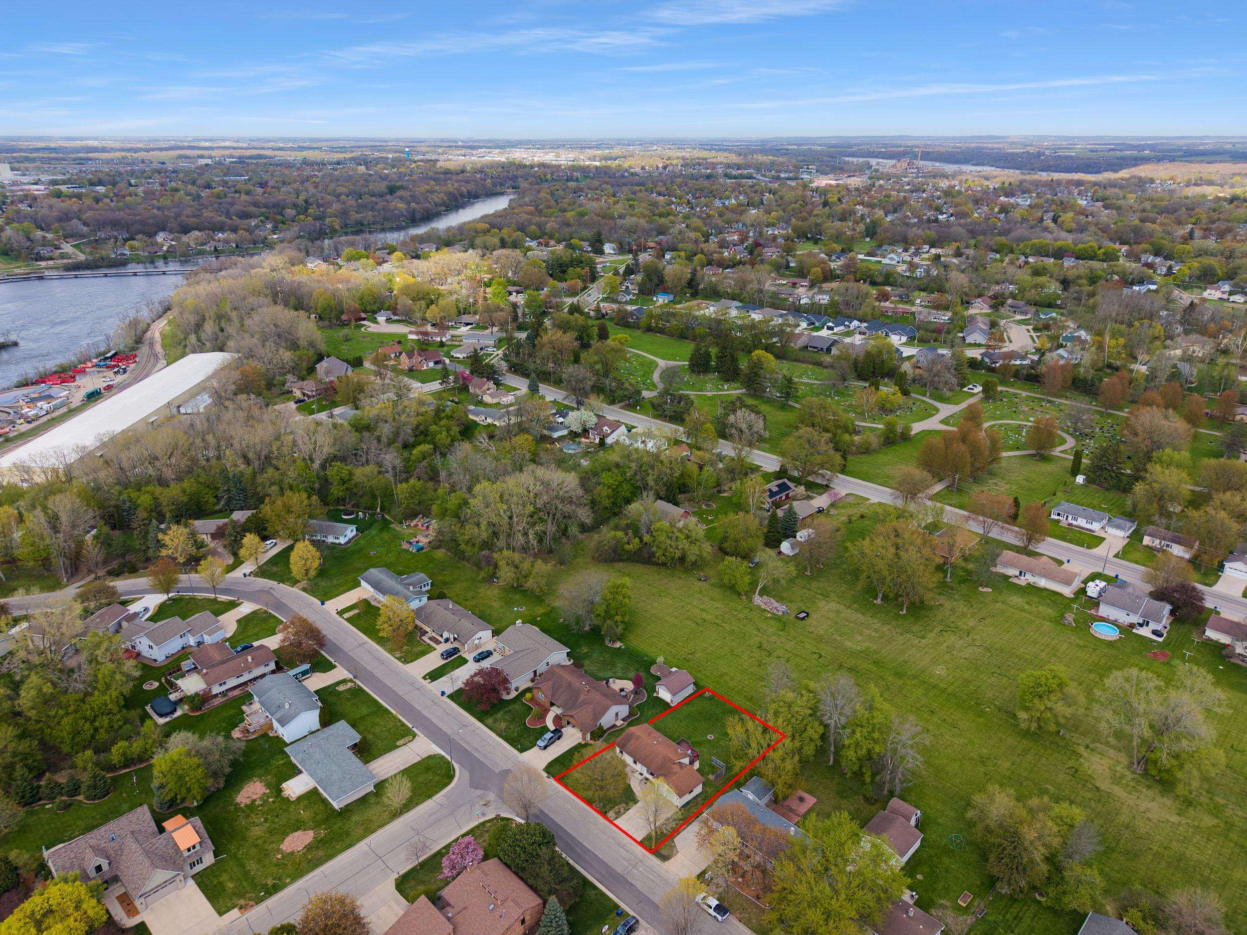 201 Fairway Street Combined Locks, WI 54113 - Photo 6 of 47