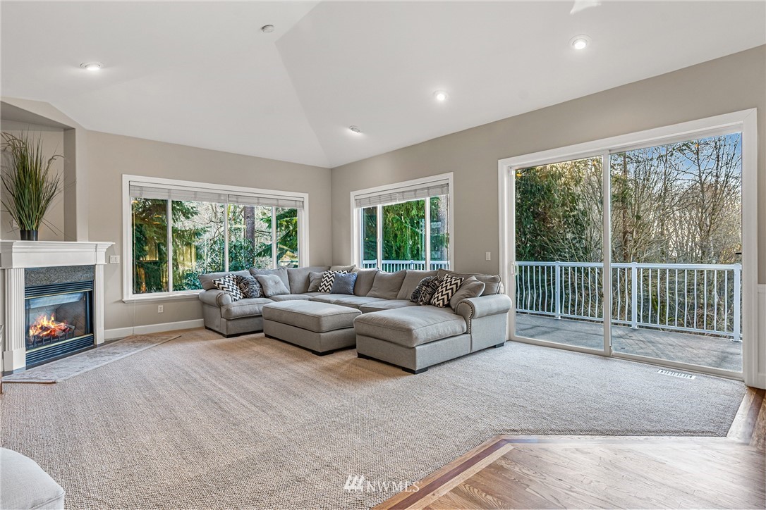 6809 Picnic Point Road Edmonds, WA 98026 - Photo 11 of 40 Gallery Image 11