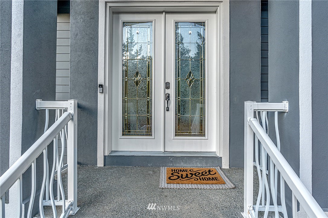 6809 Picnic Point Road Edmonds, WA 98026 - Photo 2 of 40 Gallery Image 2