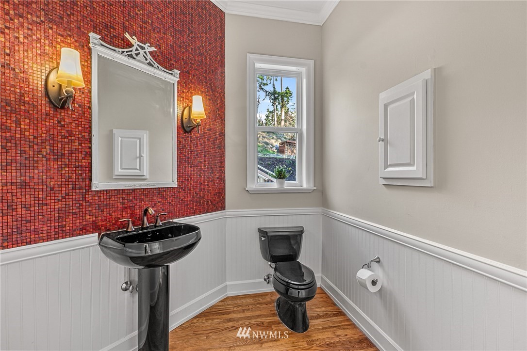 6809 Picnic Point Road Edmonds, WA 98026 - Photo 29 of 40 Gallery Image 29