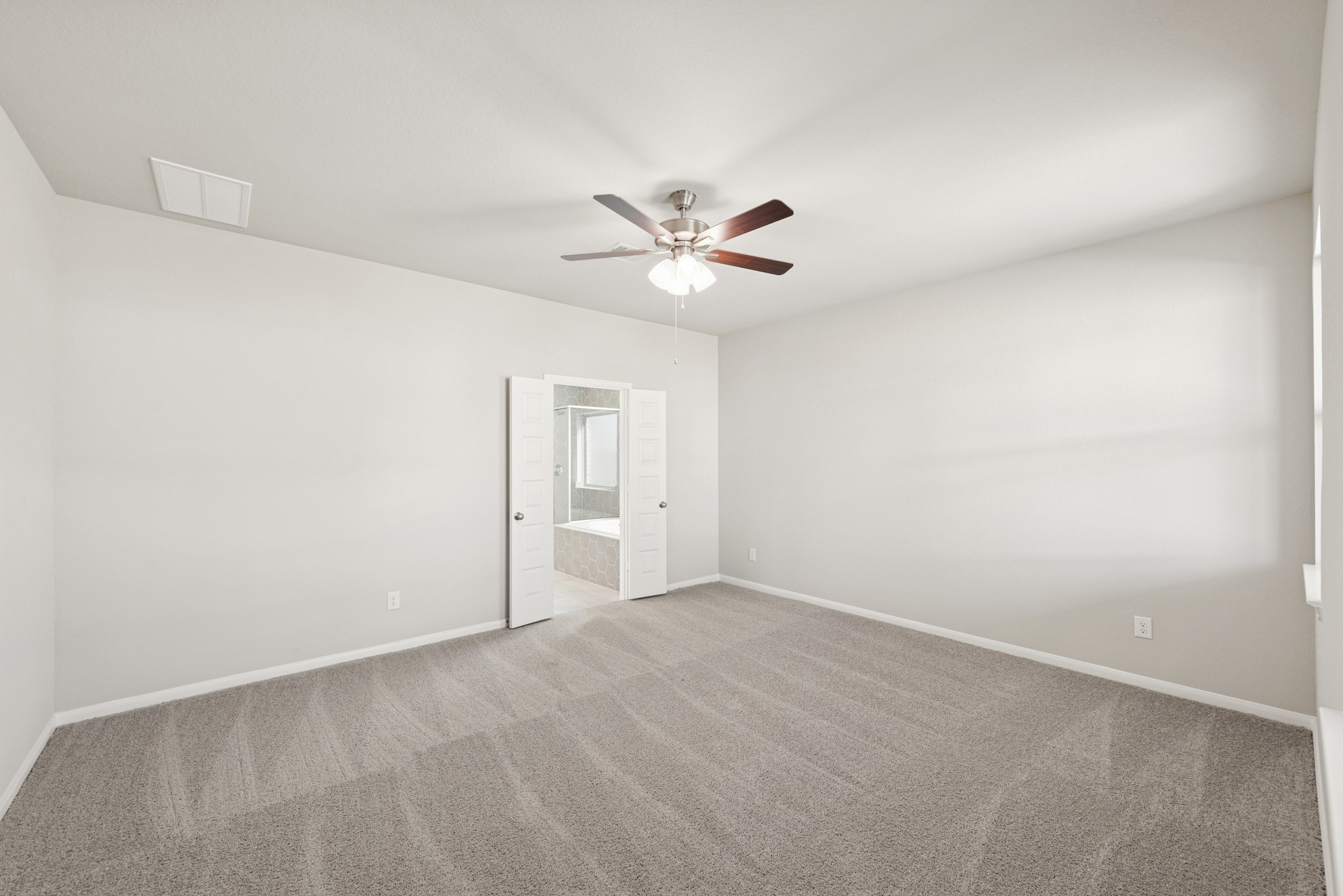 32406 Mimosa Ridge Lane Waller, TX 77484 - Photo 10 of 28 Private owner's suite