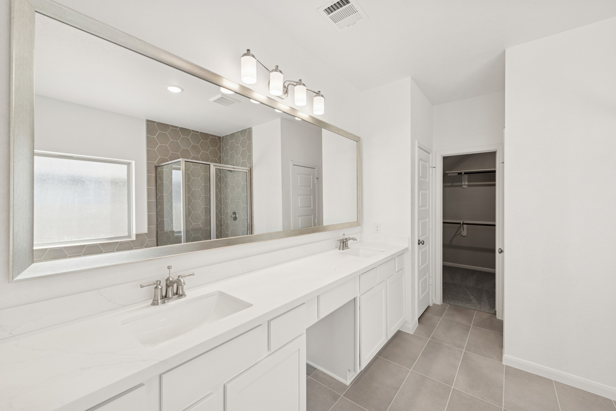 32406 Mimosa Ridge Lane Waller, TX 77484 - Photo 11 of 28 Relaxing owner's bath