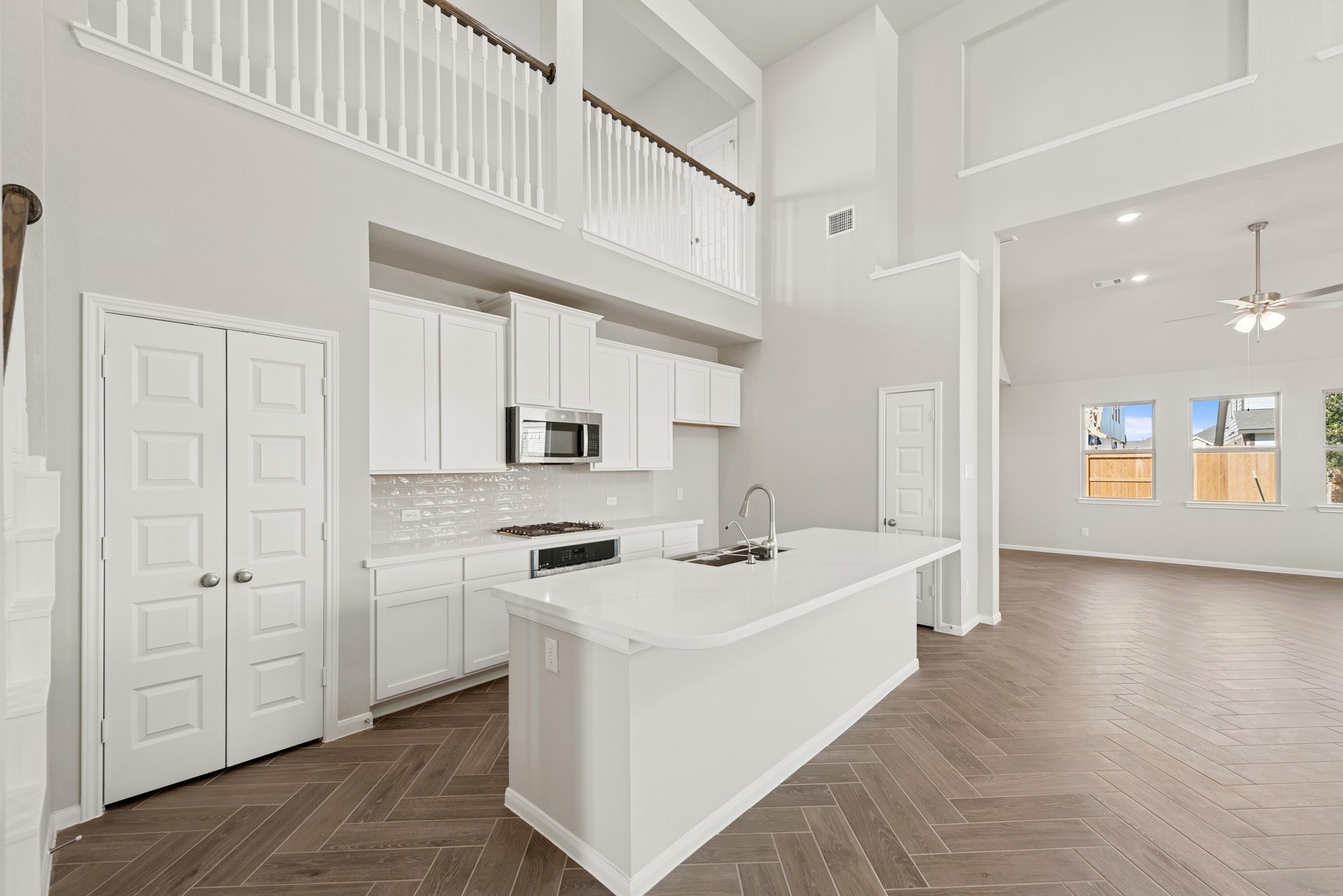 32406 Mimosa Ridge Lane Waller, TX 77484 - Photo 3 of 28 Lovely island kitchen