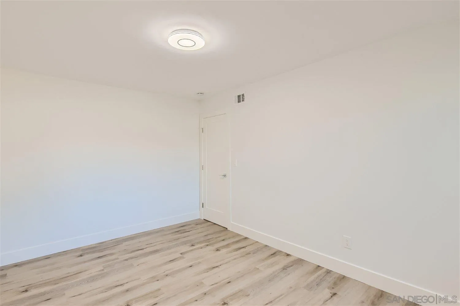 14222 Halper Road Poway, CA 92064 - Photo 21 of 30 a view of a room