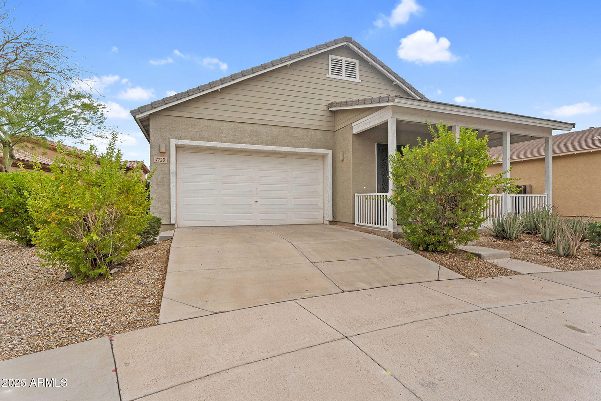 7723 South 39th Way Phoenix, AZ 85042 - Photo 3 of 58 3-web-or-mls-39th Way-1