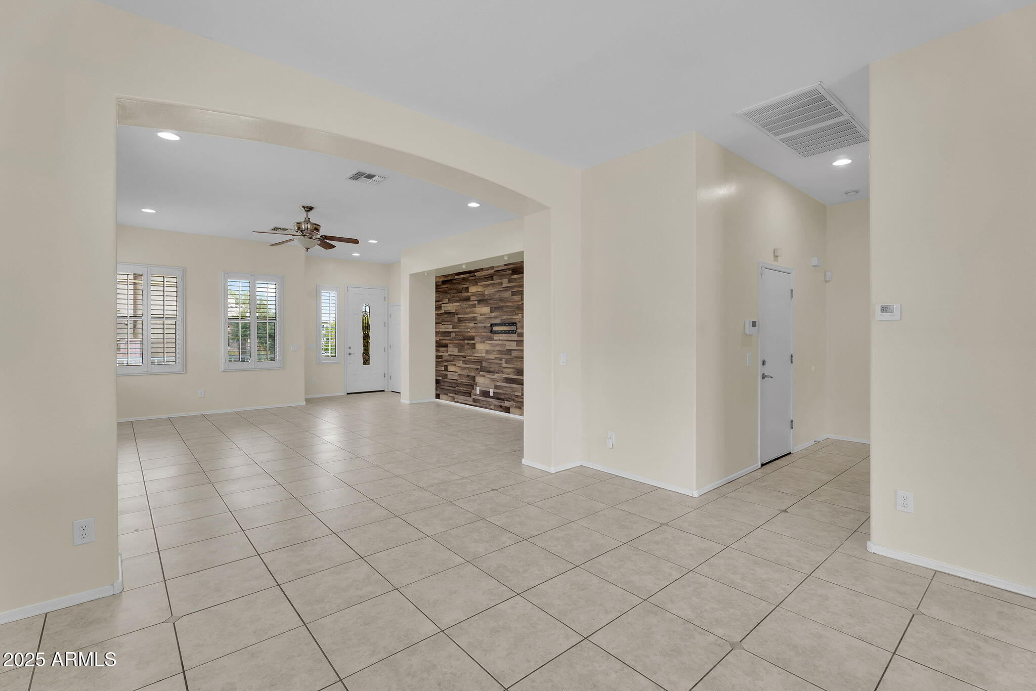 7723 South 39th Way Phoenix, AZ 85042 - Photo 4 of 58 4-web-or-mls-39th Way-4
