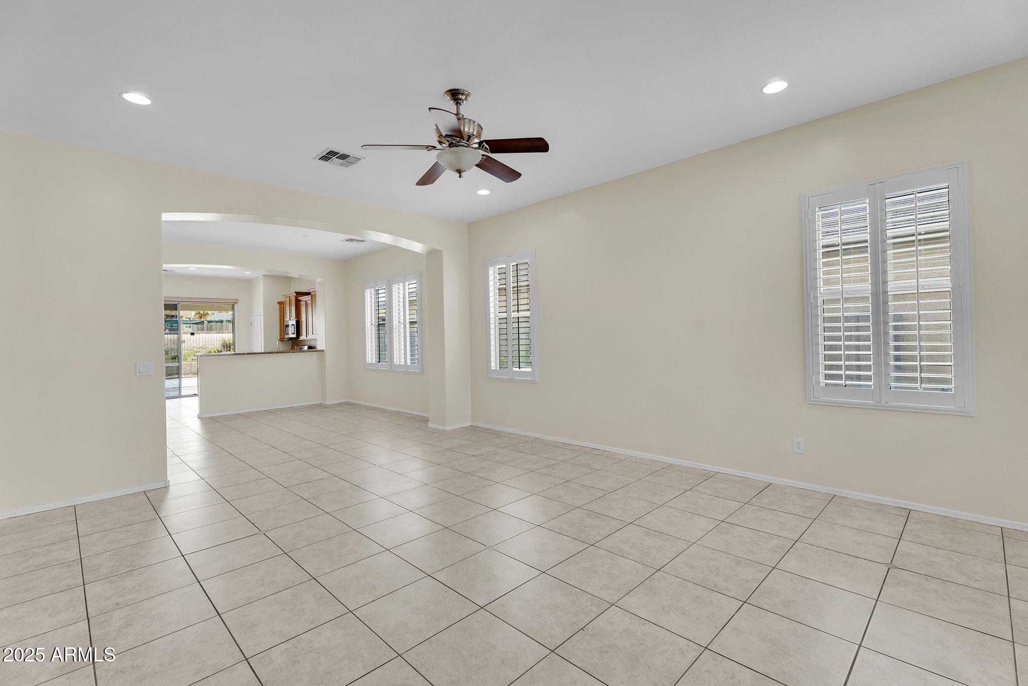 7723 South 39th Way Phoenix, AZ 85042 - Photo 7 of 58 7-web-or-mls-39th Way-5
