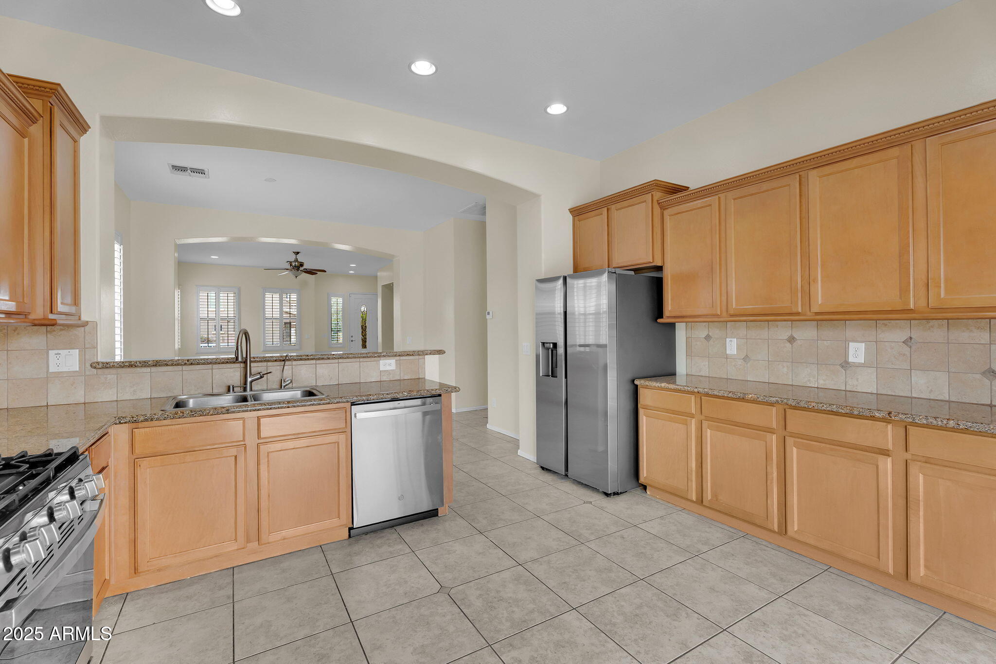 7723 South 39th Way Phoenix, AZ 85042 - Photo 9 of 58 9-web-or-mls-39th Way-10