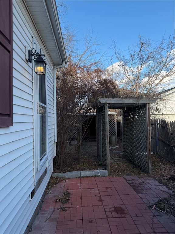 121 Samuel Avenue Pawtucket, RI 02860 - Photo 5 of 11