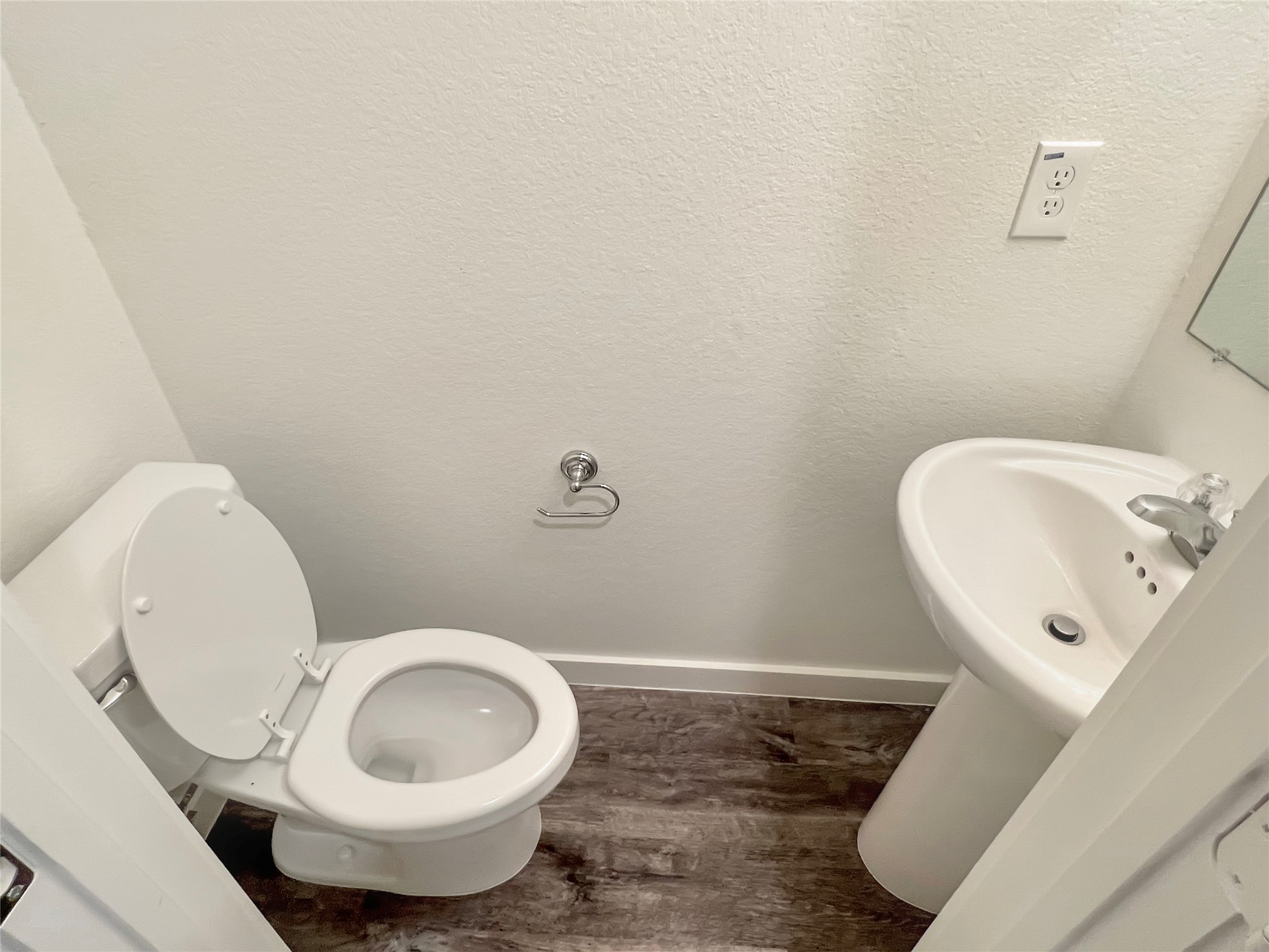 21155 Gosling Road, Unit 48 AD Spring, TX 77388 - Photo 13 of 20 a bathroom with a toilet and a sink