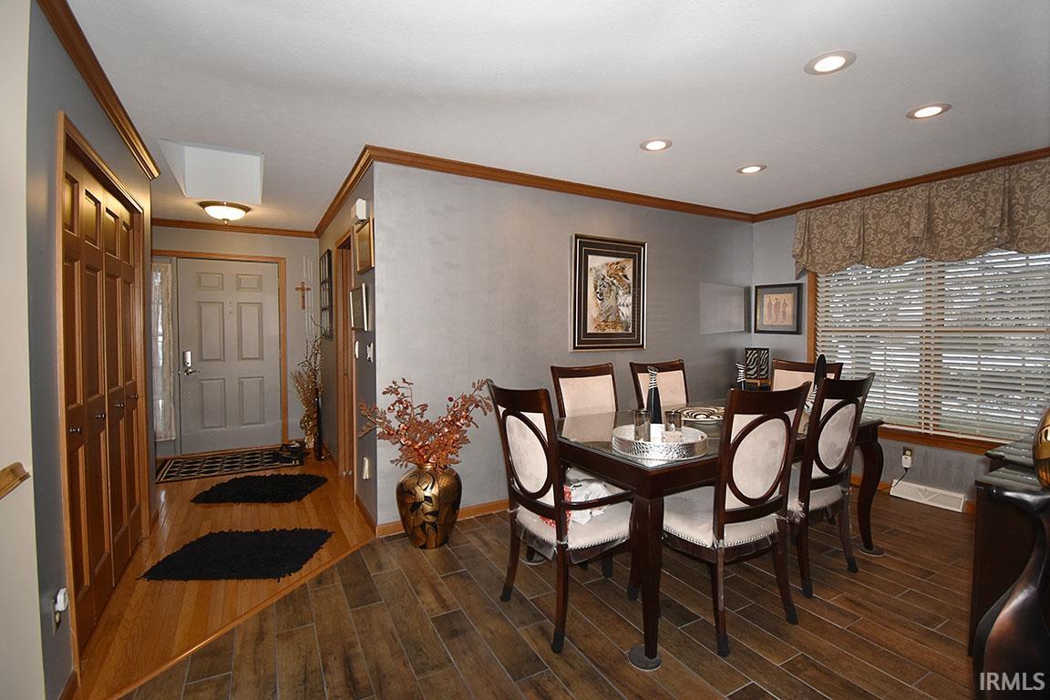 1123 Spring Brooke Drive Goshen, IN 46528 - Photo 4 of 36