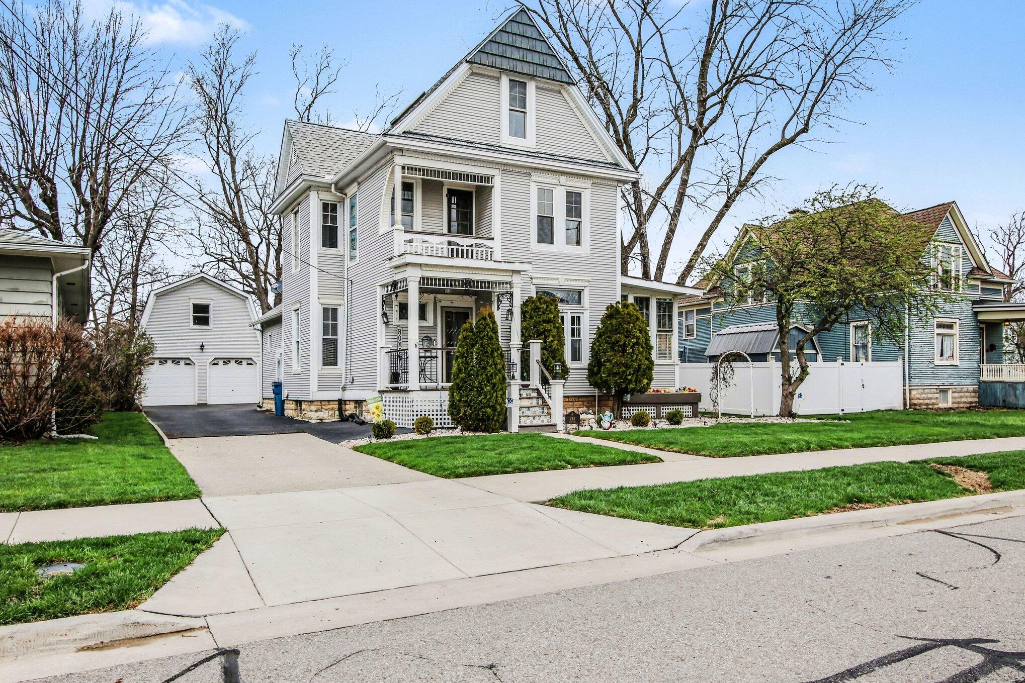 414 East Clark Street Crown Point, IN 46307 - Photo 2 of 26 2038x1359