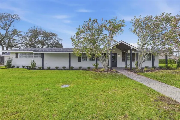 $365,000 | 602 Lockwood Court, Lake Charles, LA 70605