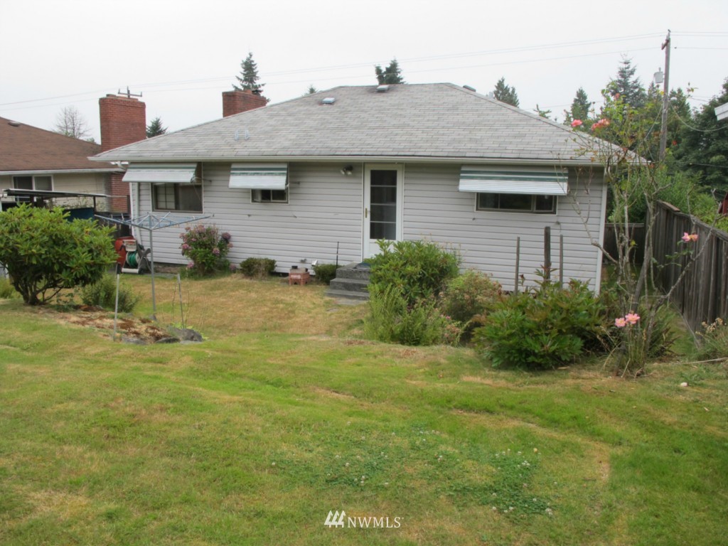 10259 Renton Avenue South Seattle, WA 98178 - Photo 8 of 11 Gallery Image 8