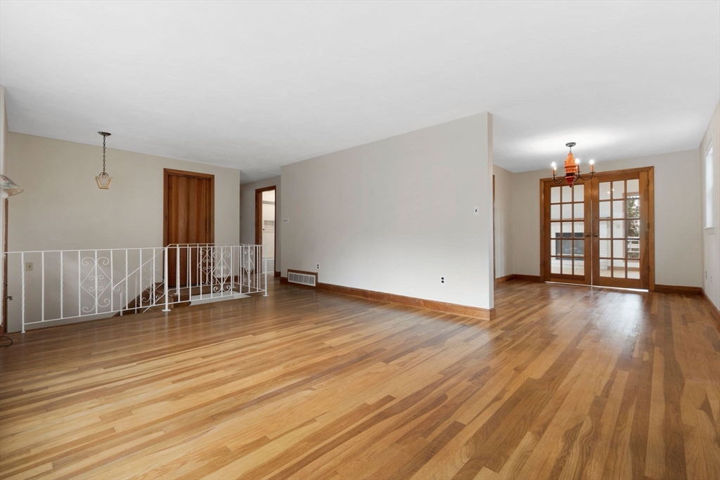4 Grandview Road Danvers, MA 01923 - Photo 12 of 42 Gallery Image 12