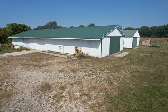 $950,000 | 25660 Simpson Road, Mendon, MI 49072