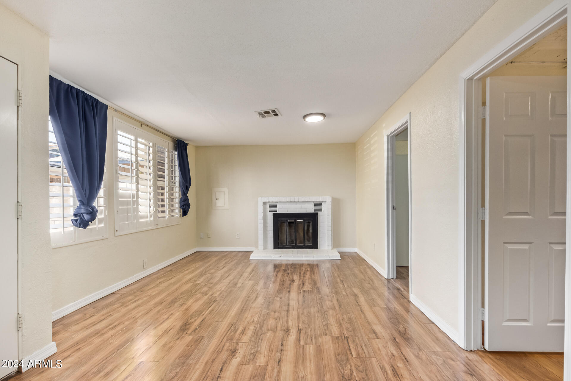 9205 North 9th Street Phoenix, AZ 85020 - Photo 8 of 21 08 - 9th