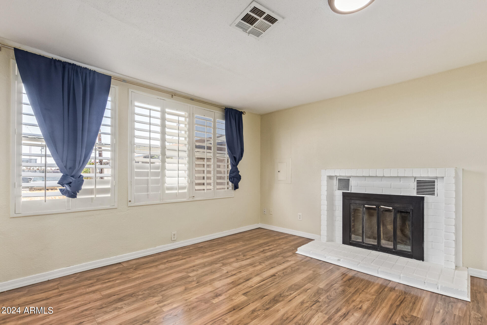 9205 North 9th Street Phoenix, AZ 85020 - Photo 9 of 21 09 - 9th