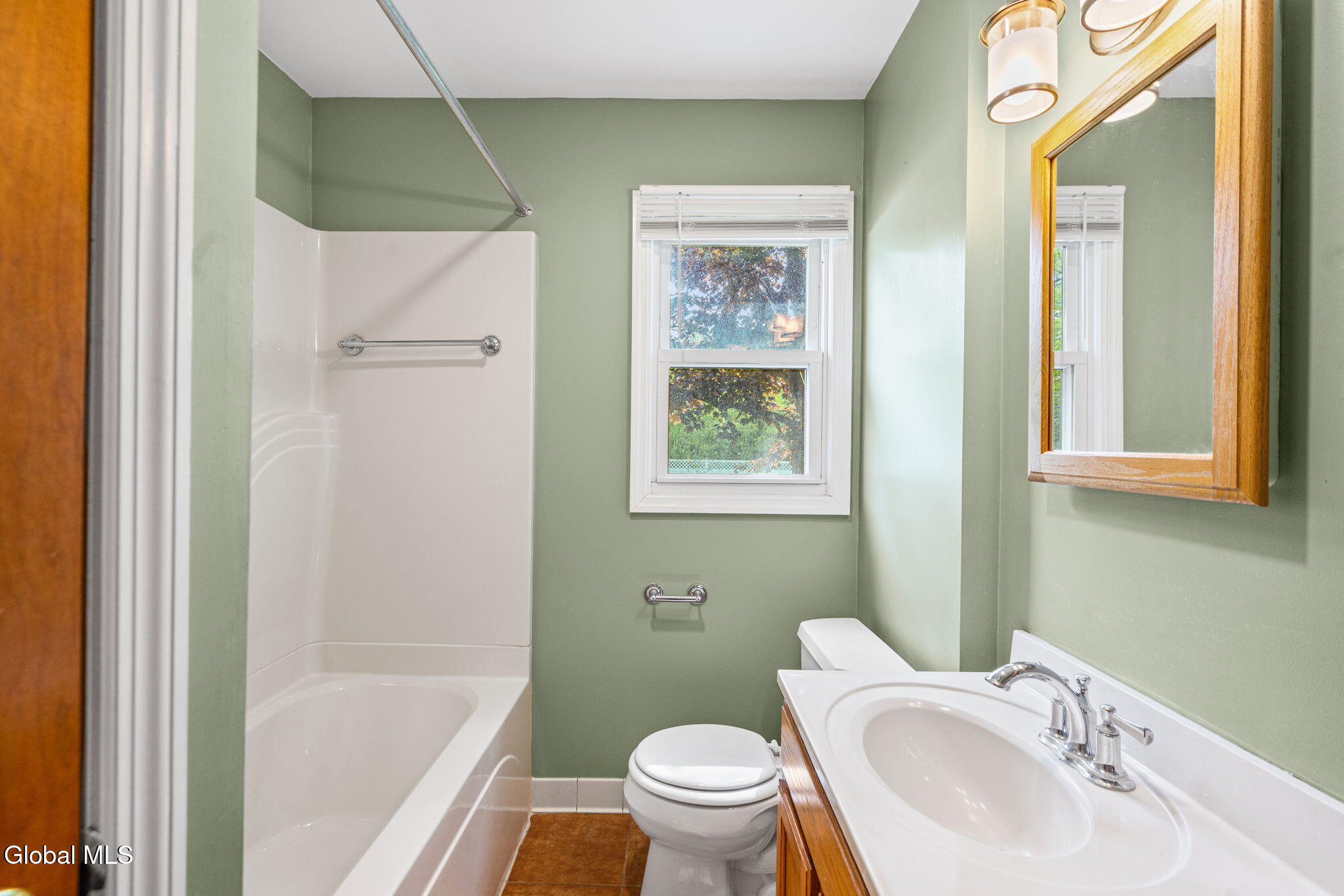 1246 Sumner Avenue Schenectady, NY 12309 - Photo 11 of 37 6-web-or-mls-1246-sumner-ave