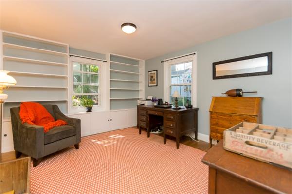 102 Parkview Road Waltham, MA 02452 - Photo 8 of 16 Gallery Image 8