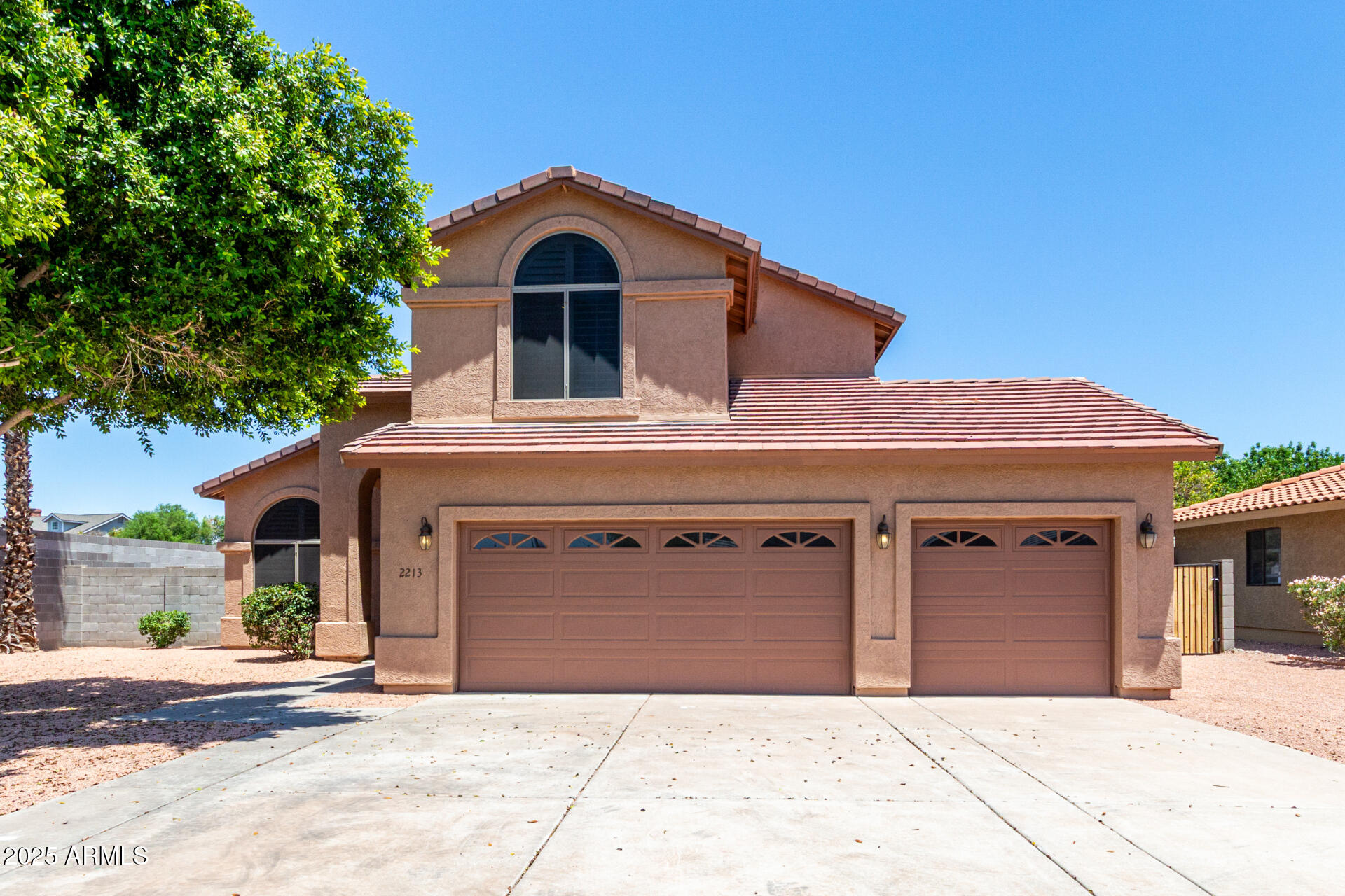 2213 North Ashbrook Circle Mesa, AZ 85213 - Photo 2 of 36 02 - Ashbrook