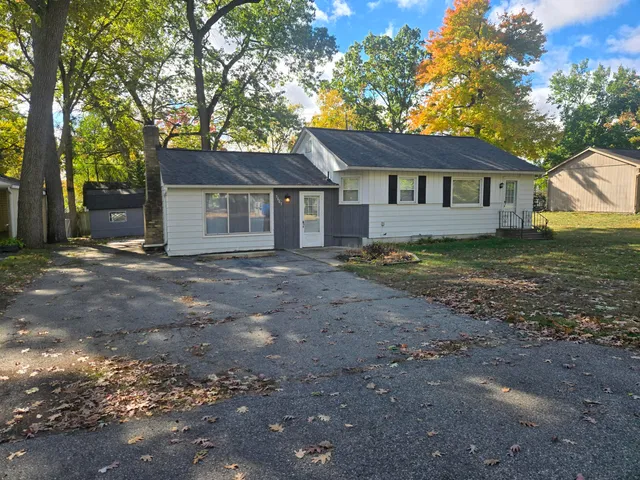 $225,000 | 5667 Brunswick Boulevard, Waterford, MI 48327