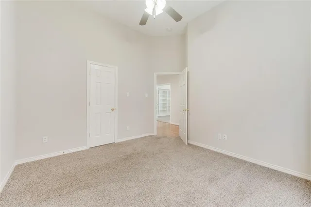 an empty room with a empty room