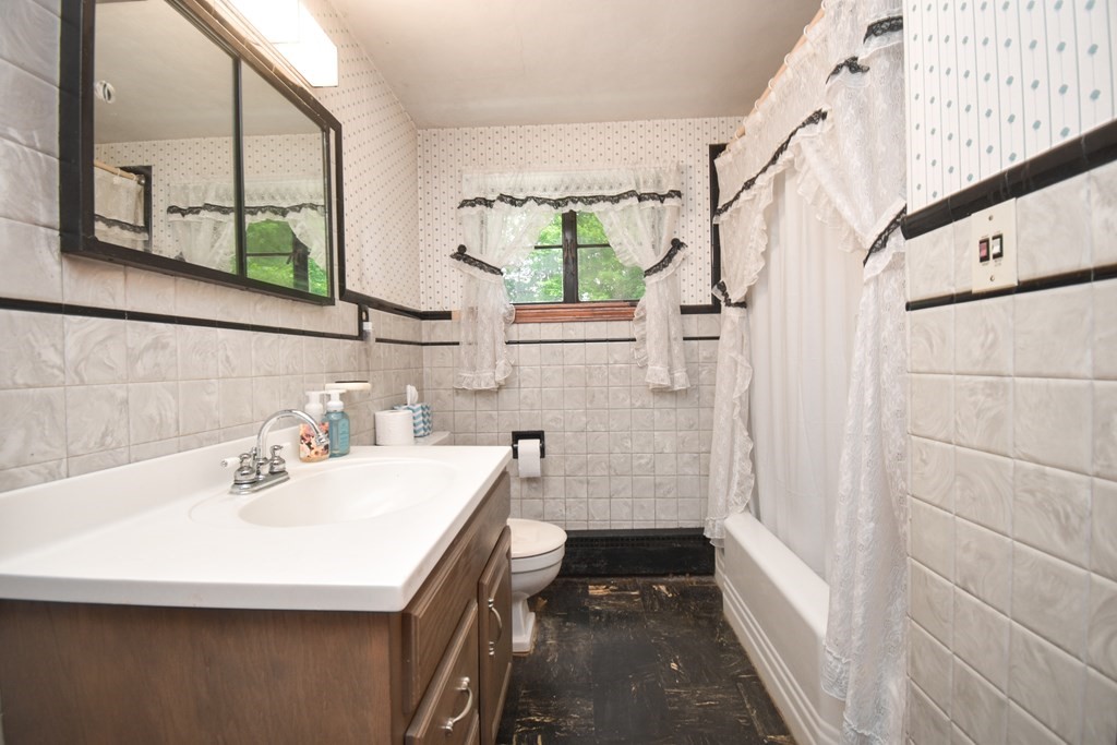 57 Telbar Street Springfield, MA 01128 - Photo 16 of 35