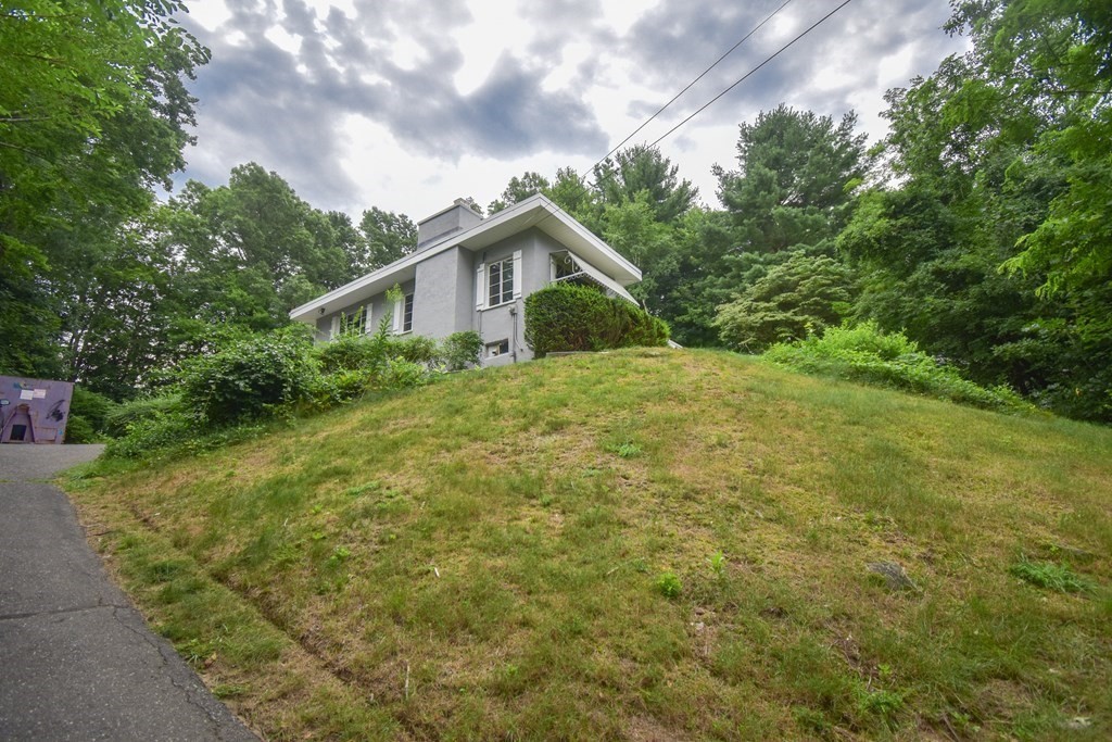57 Telbar Street Springfield, MA 01128 - Photo 2 of 35