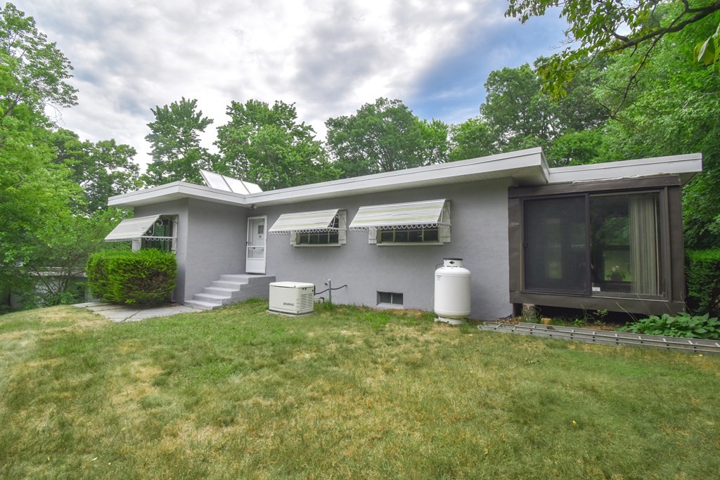 57 Telbar Street Springfield, MA 01128 - Photo 3 of 35