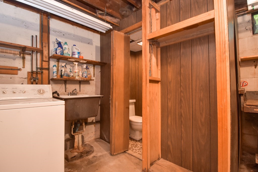 57 Telbar Street Springfield, MA 01128 - Photo 7 of 35