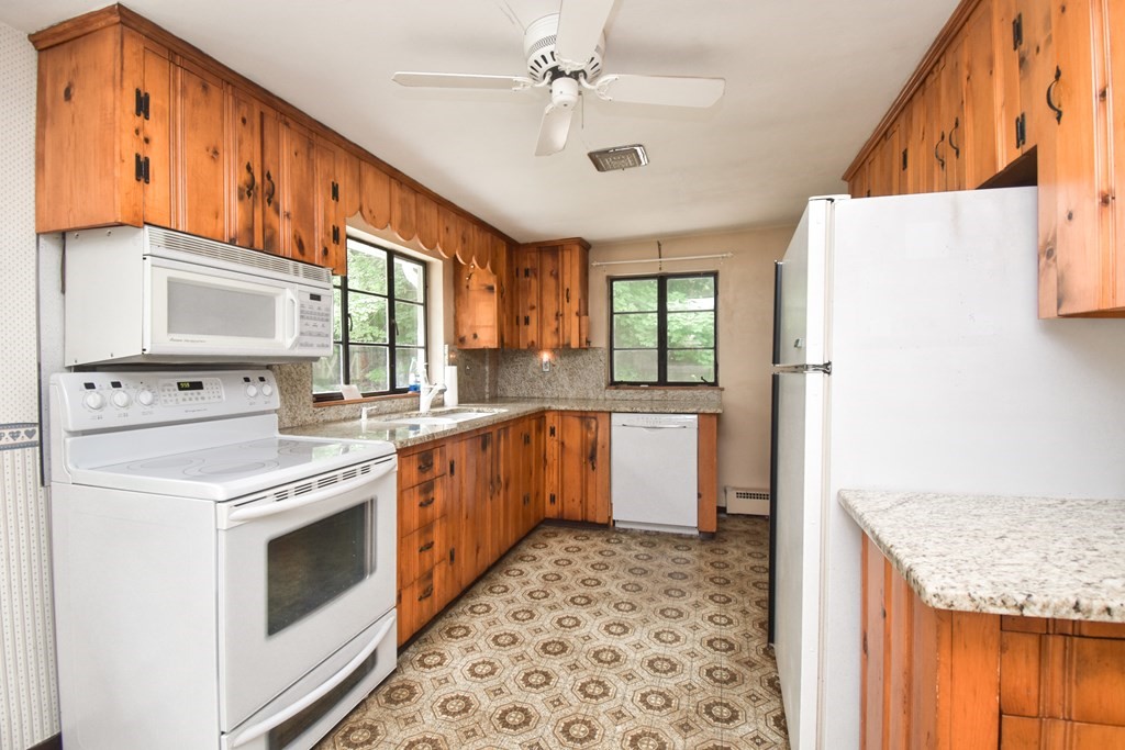 57 Telbar Street Springfield, MA 01128 - Photo 8 of 35