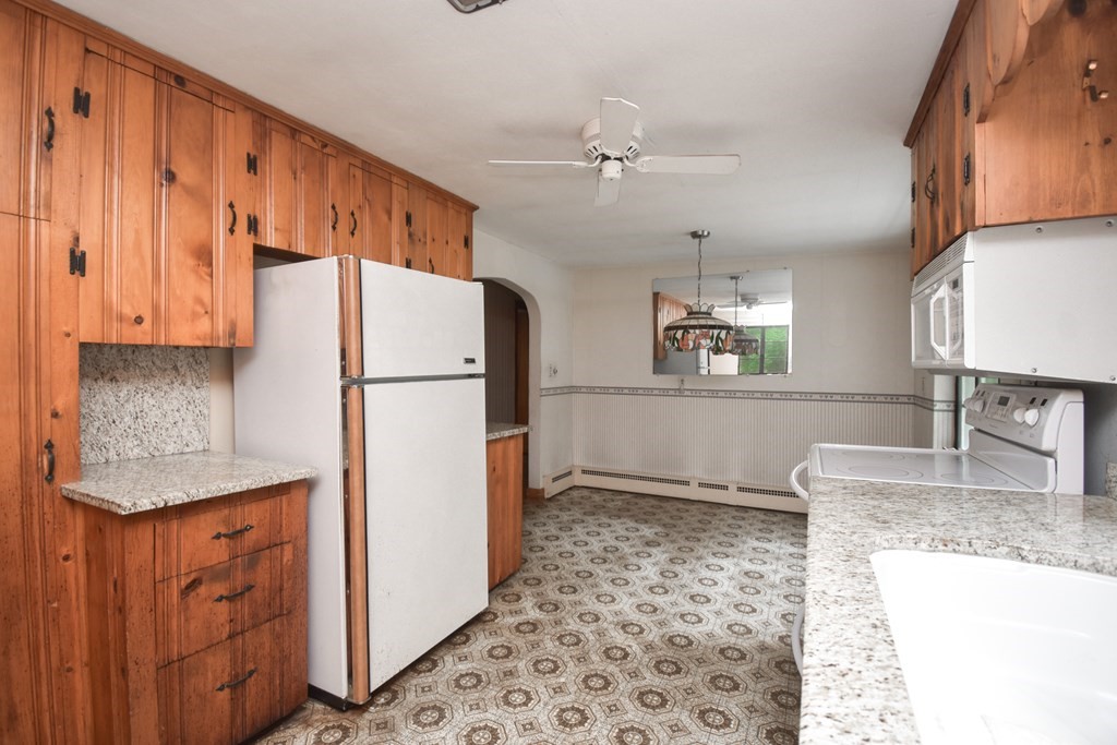57 Telbar Street Springfield, MA 01128 - Photo 10 of 35
