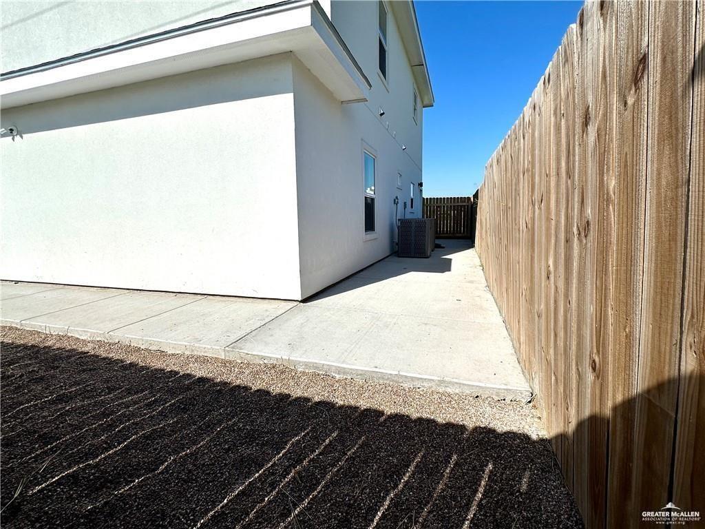 209 Rafael Drive, Unit 2 San Juan, TX 78589 - Photo 11 of 13 a view of a balcony
