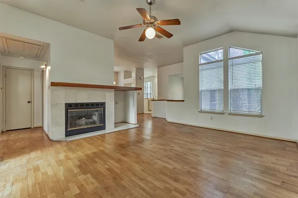 $375,000 | 30 Shallow Pond Place, The Woodlands, TX 77381
