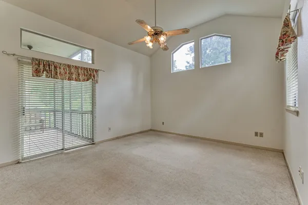 $375,000 | 30 Shallow Pond Place, The Woodlands, TX 77381