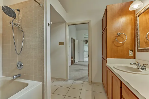 $375,000 | 30 Shallow Pond Place, The Woodlands, TX 77381