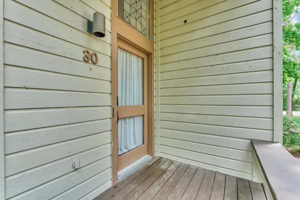 $375,000 | 30 Shallow Pond Place, The Woodlands, TX 77381