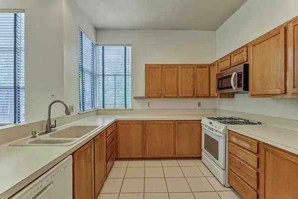 $375,000 | 30 Shallow Pond Place, The Woodlands, TX 77381