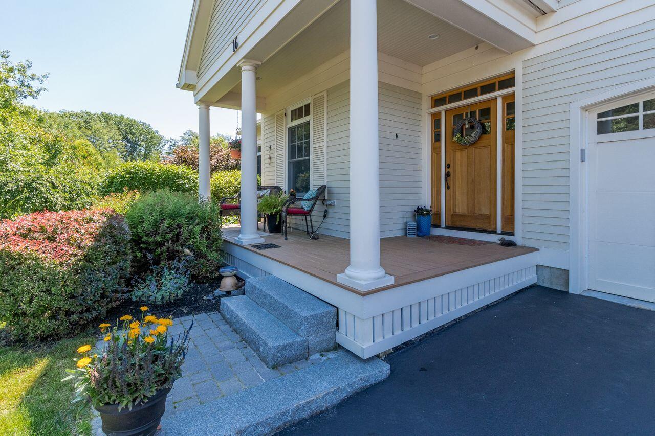 16 Farm Gate Road Falmouth, ME 04105 - Photo 5 of 19 20220621Kj-71068