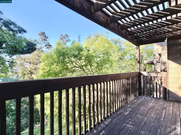 $1,298,000 | 1975 Fair Ridge Court, Walnut Creek, CA 94597