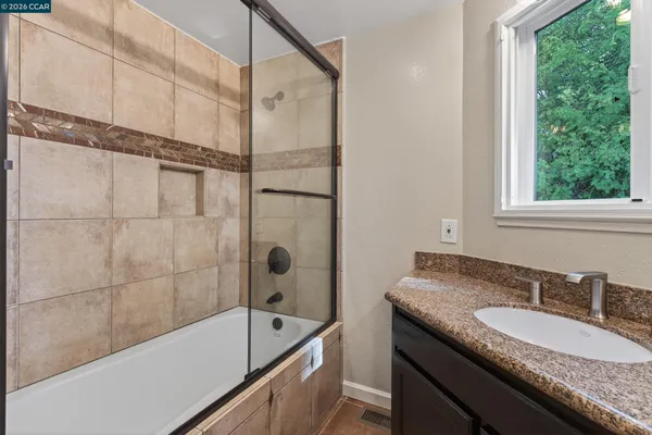 $1,298,000 | 1975 Fair Ridge Court, Walnut Creek, CA 94597