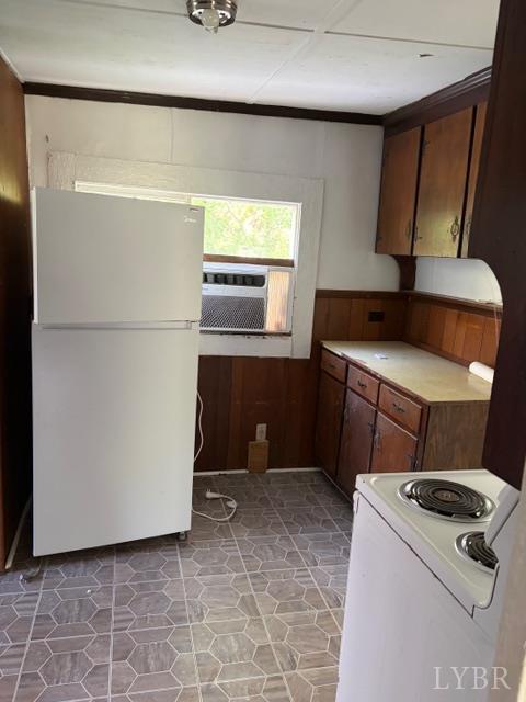 3770 Elon Road Monroe, VA 24574 - Photo 12 of 17 a utility room with dryer and washer