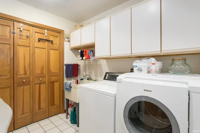 $480,000 | 59390 High Pointe Drive, South Bend, IN 46614