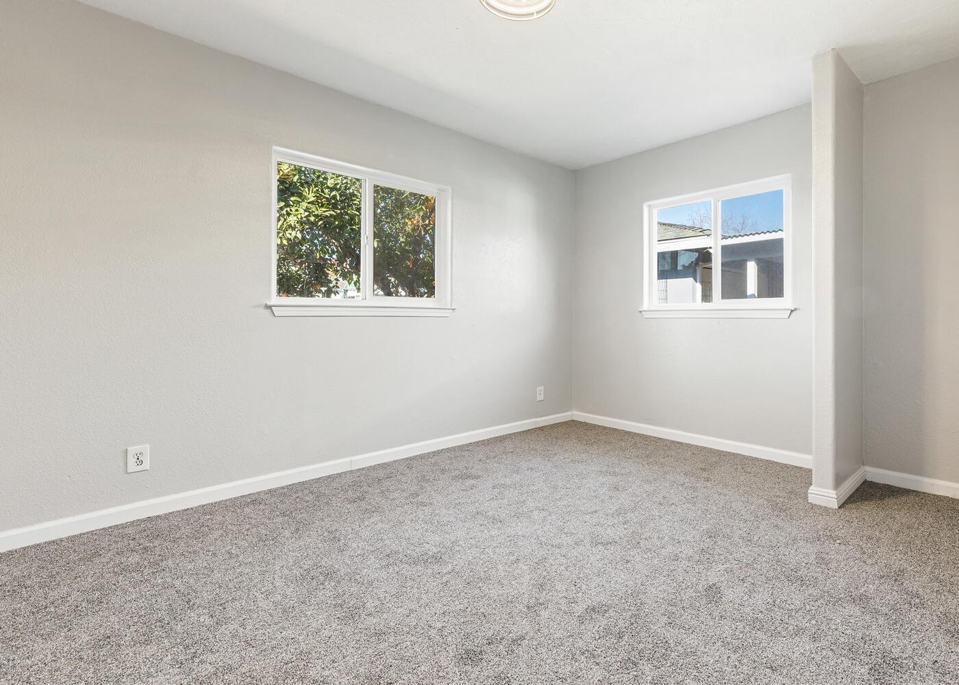 1265 South Klein Avenue Reedley, CA 93654 - Photo 24 of 31 an empty room with a window