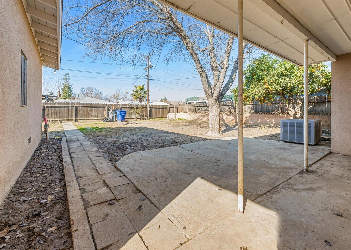 1265 South Klein Avenue Reedley, CA 93654 - Photo 27 of 31 a view of a porch