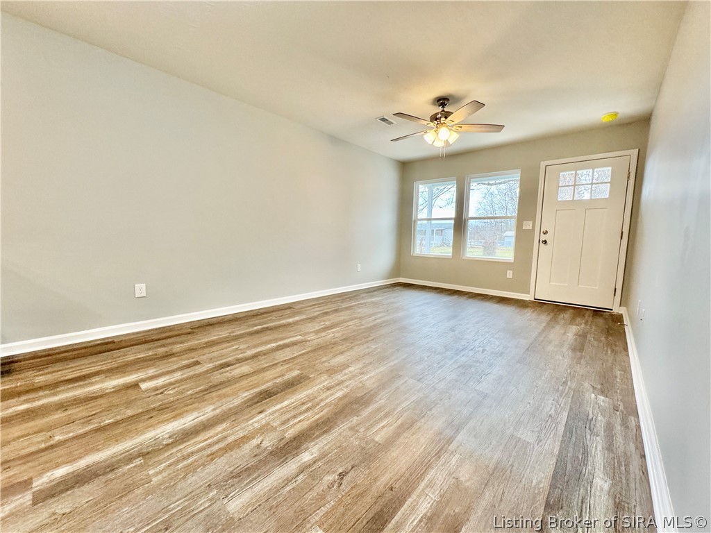 243 Oak Street Austin, IN 47102 - Photo 6 of 17 Living