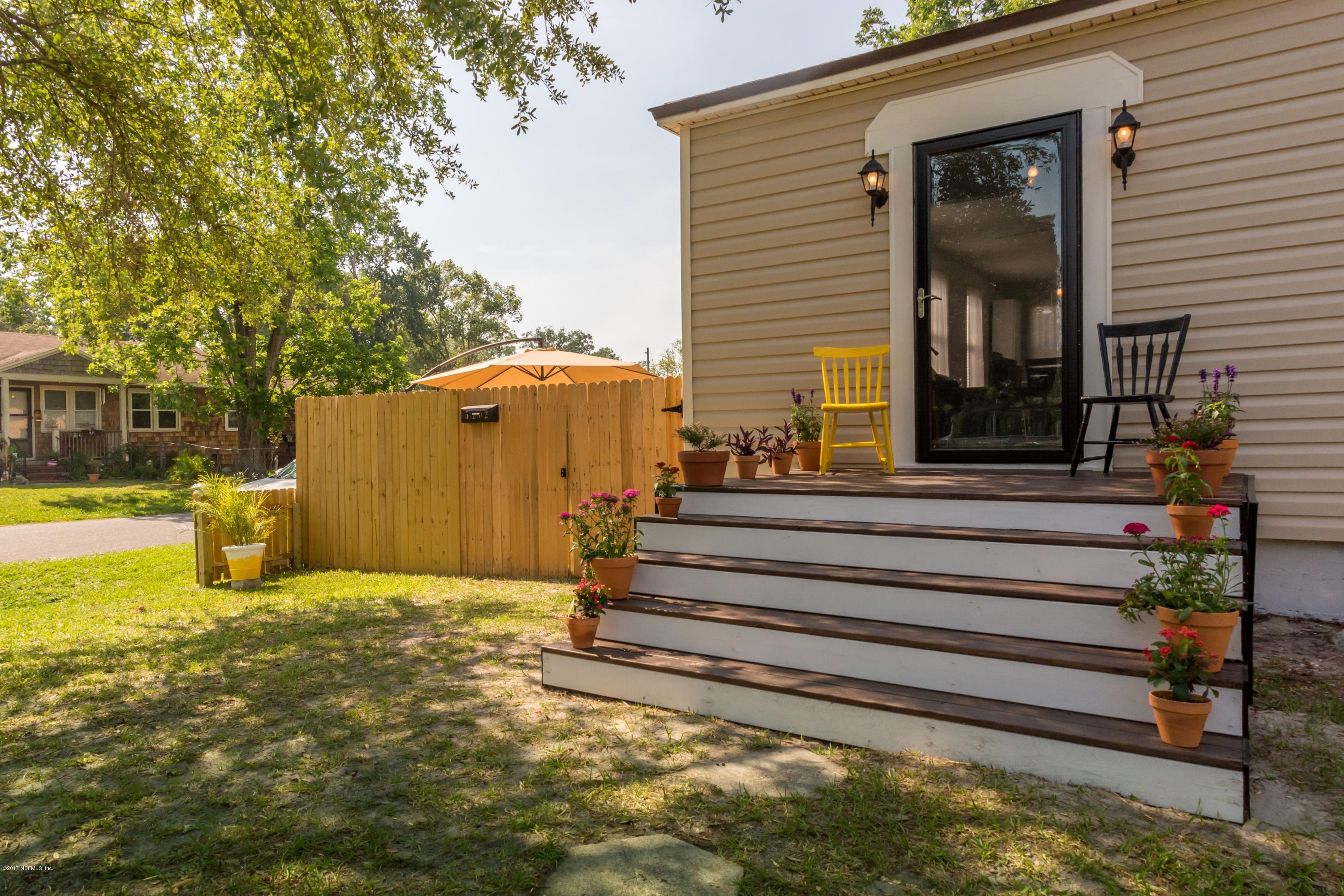 5202 Sunderland Road Jacksonville, FL 32210 - Photo 5 of 24 2017_05_11 5202 Sunderland RD-060