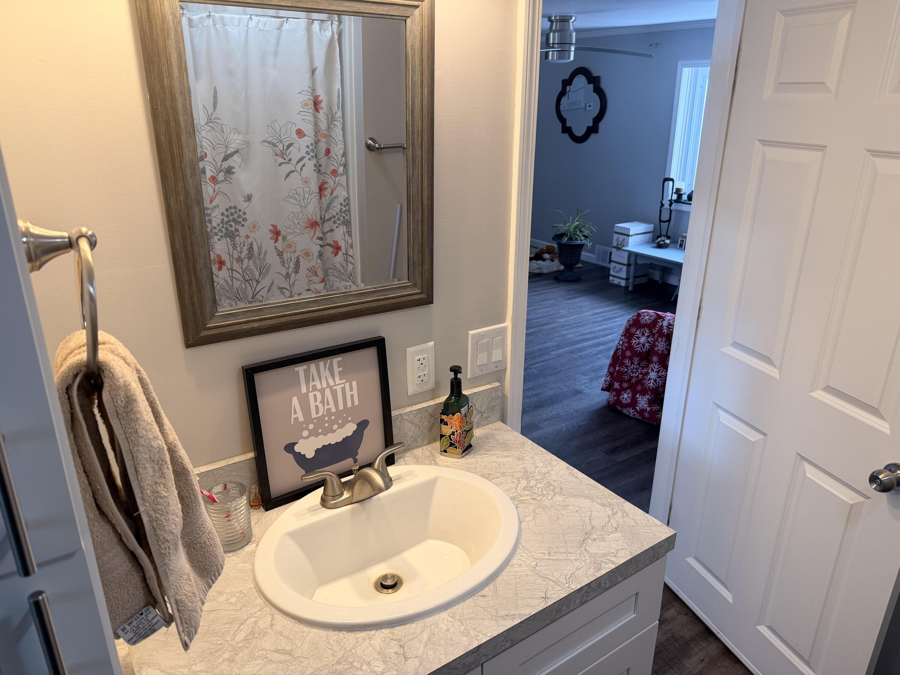 520 West Jessie Road Sanford, MI 48657 - Photo 14 of 23 520 Jessie pic 2