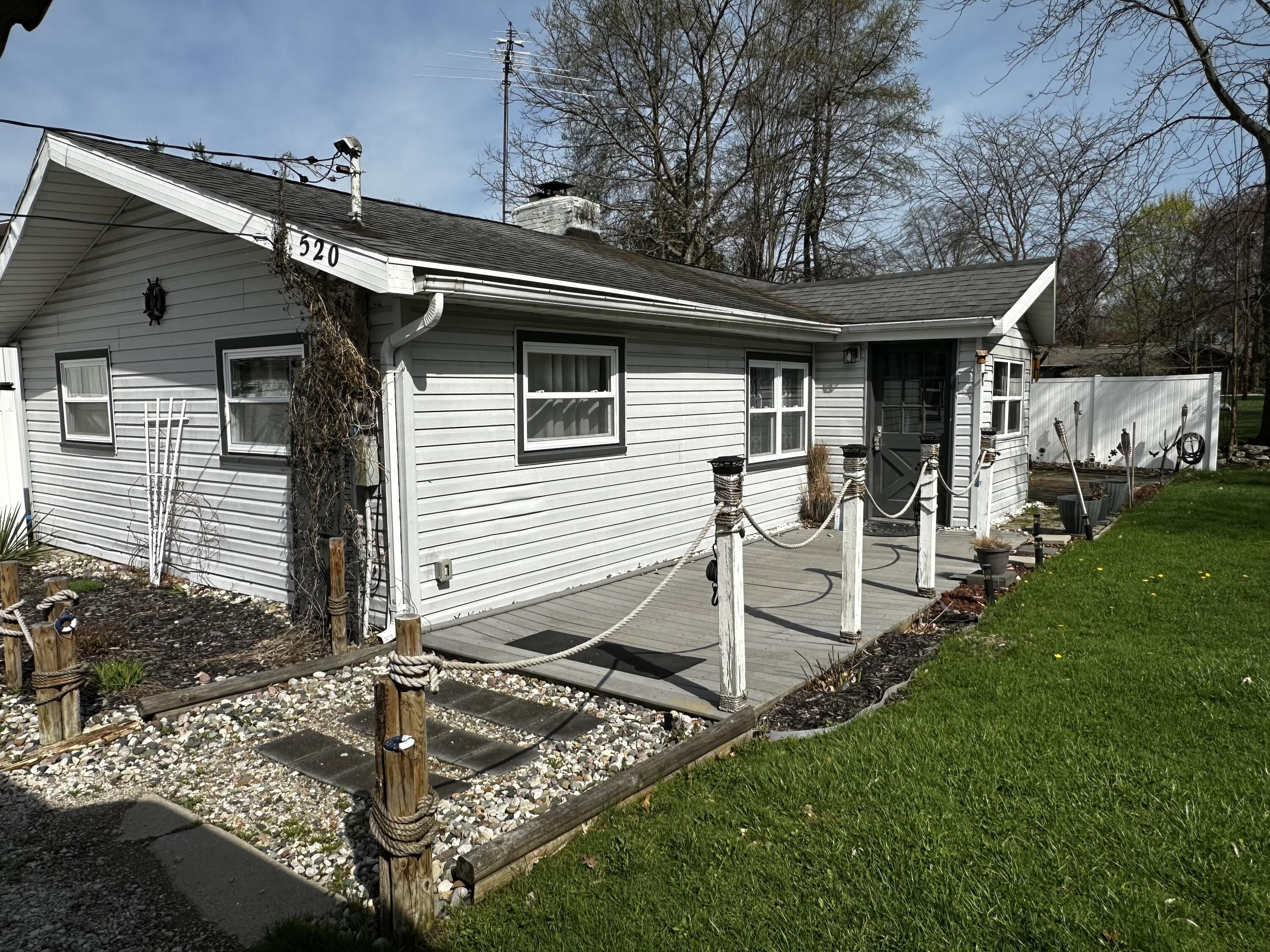 520 West Jessie Road Sanford, MI 48657 - Photo 3 of 23 IMG_8256